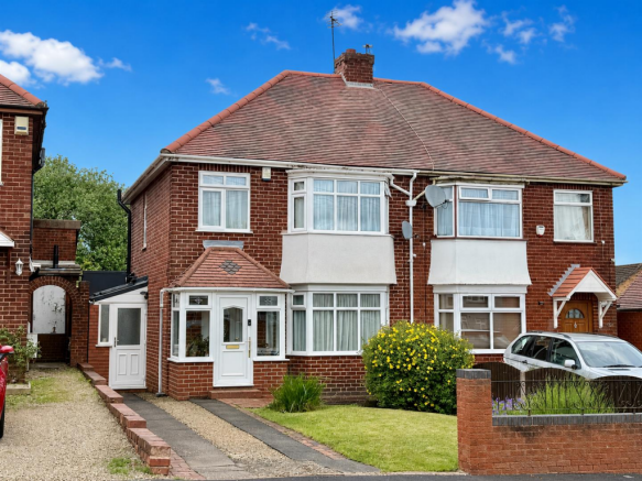 3 bed property, in Mincing Lane, £210,000