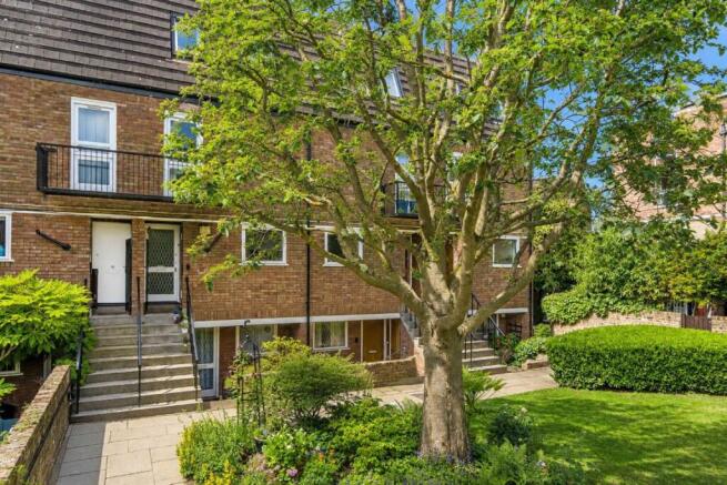 Studio, in St. Andrews Square, £325,000