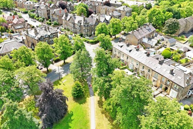 4 bed property, in Otley Road, £750,000
