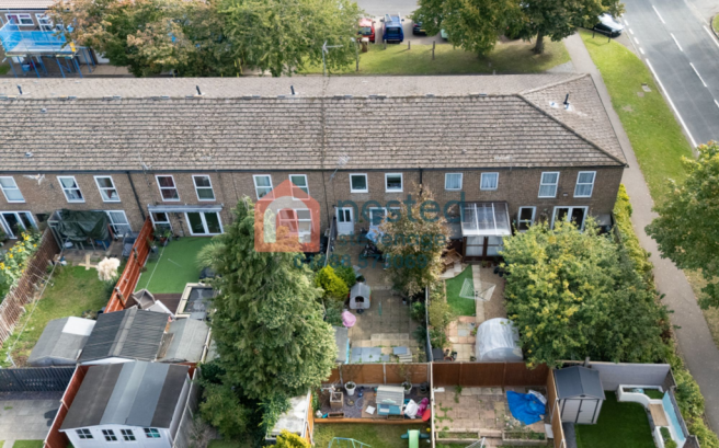3 bed property, in Canterbury Way, £315,000