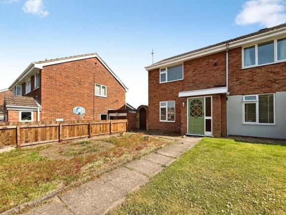 2 bed property, in Ashmore Crescent, £169,950