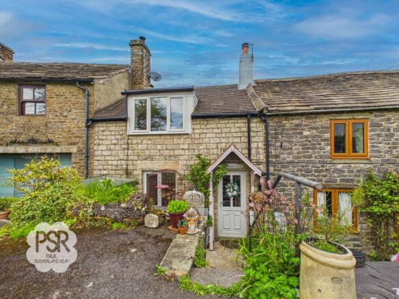 2 bed property, in Sparrow Pit, £235,000