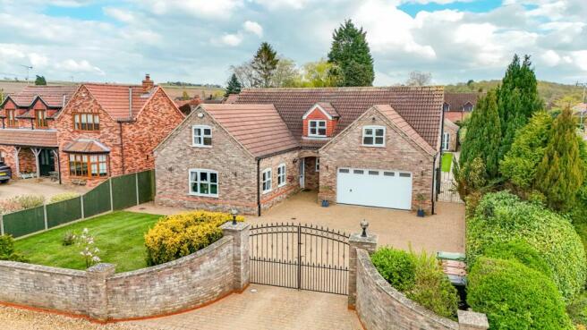 5 bed property, in Sandy Lane, £710,000