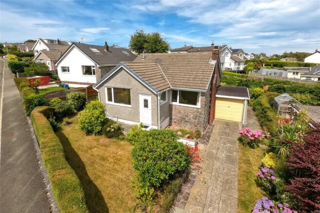 2 bed property, in Frondeg, £225,000