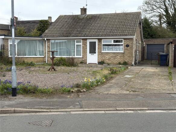 2 bed property, in Braemar Gardens, £240,000