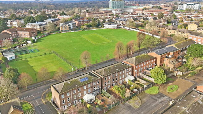 4 bed property, in Wellington Road, £550,000