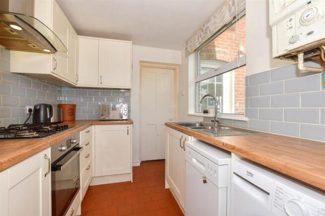 3 bed property, in Shalmsford Street, £300,000
