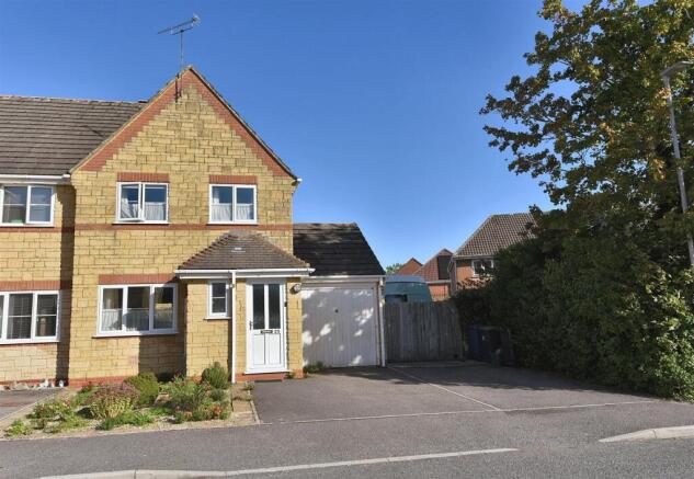 3 bed property, in Barleyfields, £335,000