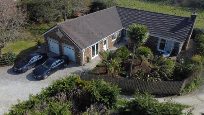 3 bed property, in Tye Hill Close, £500,000