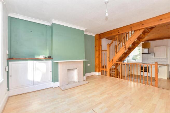 2 bed property, in Woodside Road, £325,000