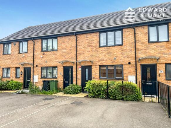 2 bed property, in Chamberlain Way, £190,000