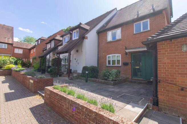3 bed property, in Mildmay Court, £550,000