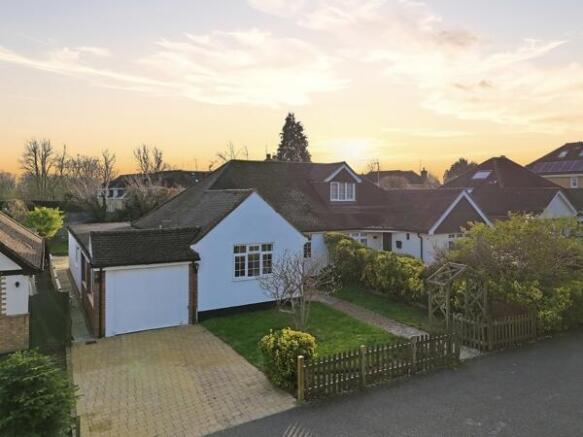 4 bed property, in High Wych Road, £600,000