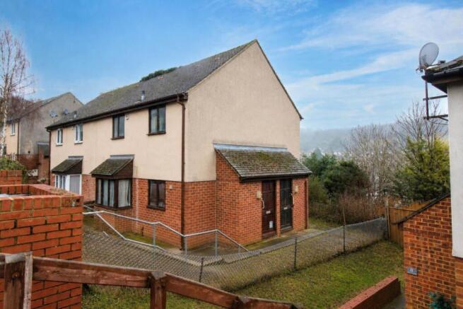 1 bed property, in Tilling Crescent, £190,000
