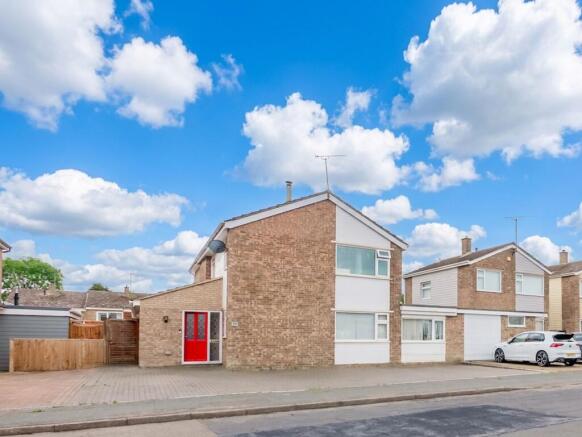 6 bed property, in Long Meadows, £350,000