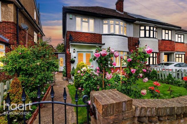 3 bed property, in Marston Road, £600,000