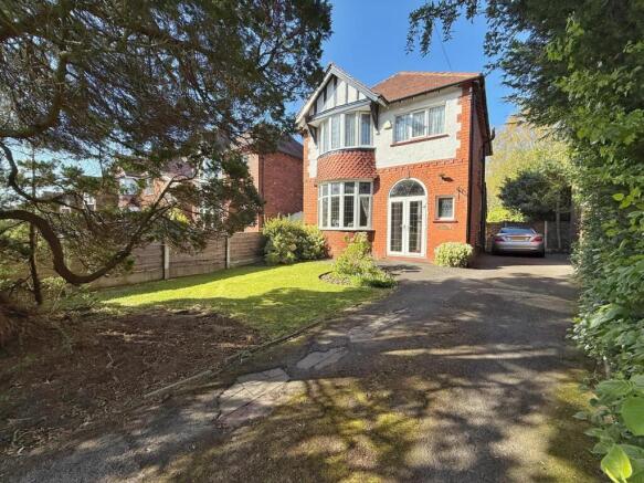 3 bed property, in Midland Road, £550,000