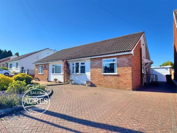 2 bed property, in Beechcroft Crescent, £340,000