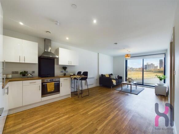 1 bed property, in Manchester Waters, £170,000