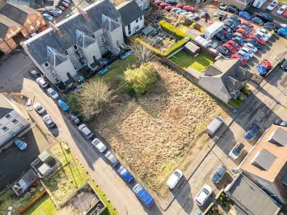 Studio, in Mid Beveridgewell, £85,000