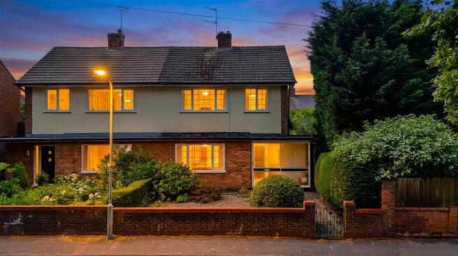 3 bed property, in Victoria Street, £259,000