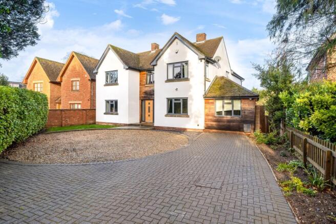 5 bed property, in Newmarket Road, £975,000