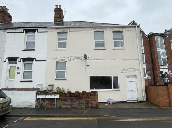 5 bed property, in Alexandra Terrace, £260,000