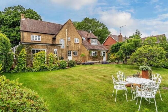 4 bed property, in Eastwick Drive, £1,195,000