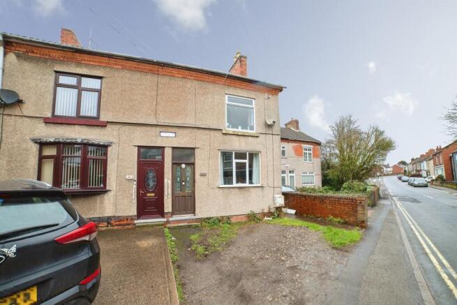 2 bed property, in Alfreton Road, £150,000