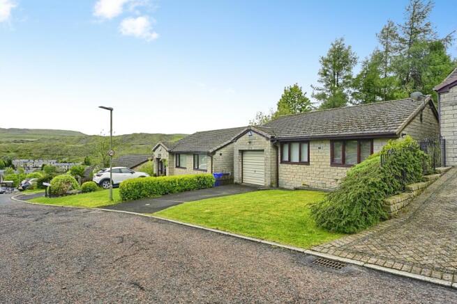 2 bed property, in Heatherlands, £210,000