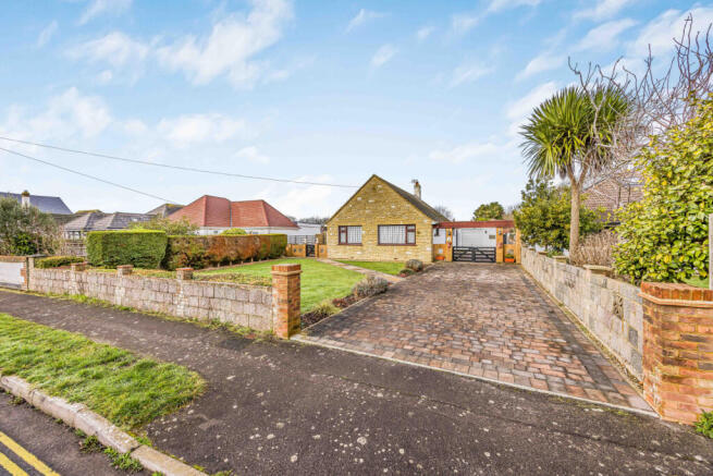 3 bed property, in CHICHESTER AVENUE, £599,995