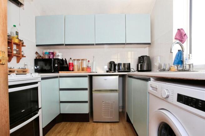 1 bed property, in Hadrians Court, £80,000