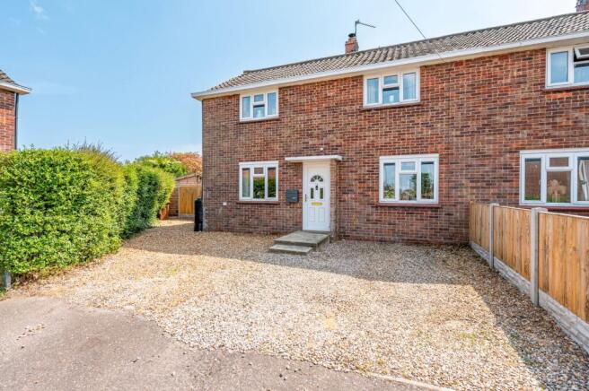 3 bed property, in Coronation Avenue, £270,000