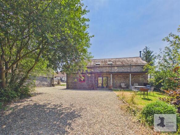 2 bed property, in Newcastle Emlyn SA38, £380,000