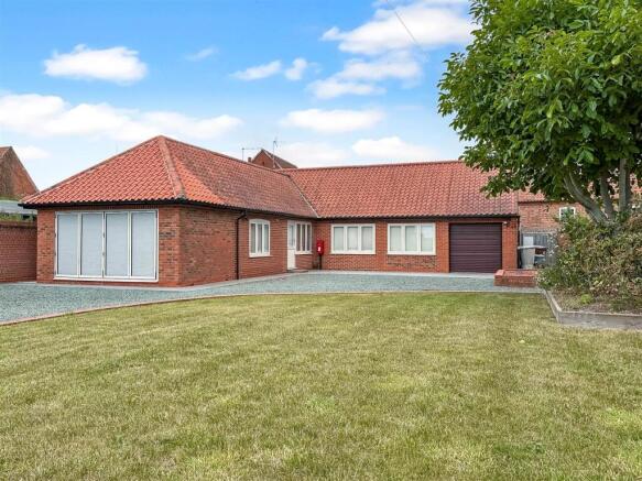 3 bed property, in Walnut Cottage, £375,000