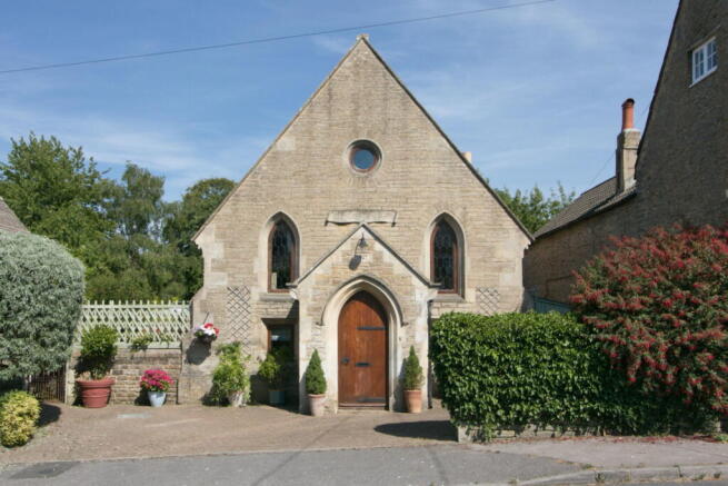 3 bed property, in Velley Hill, £530,000