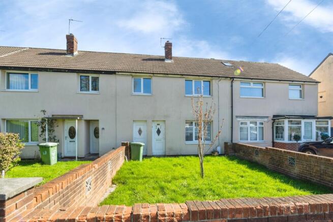 3 bed property, in Braid Crescent, £50,000