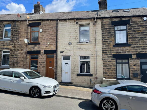 2 bed property, in Queens Avenue Barnsley, £110,000