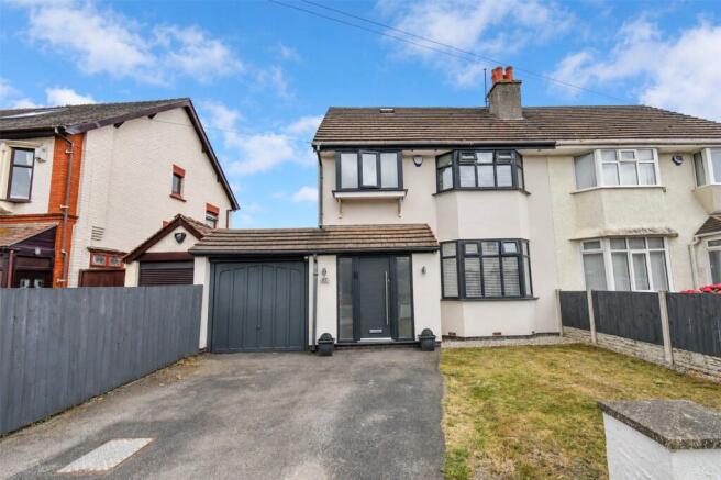 4 bed property, in Park Road, £525,000