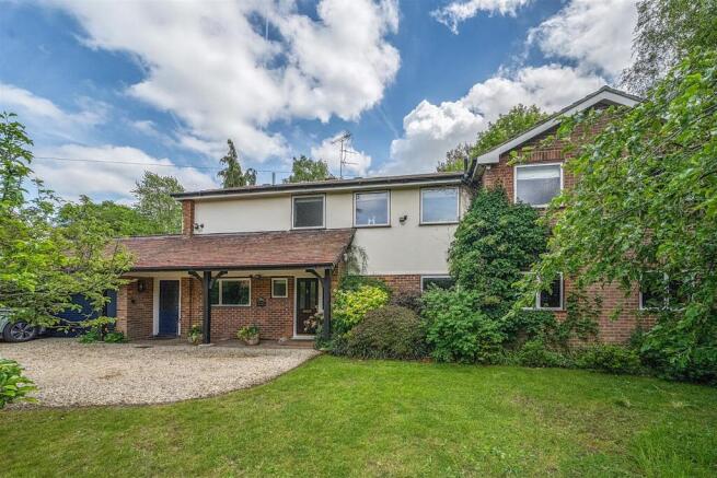 6 bed property, in Coopers Pightle, £1,250,000
