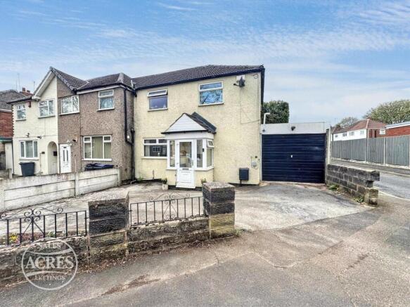 2 bed property, in Birdbrook Road, £225,000