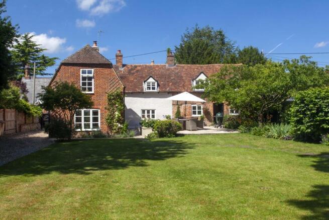 4 bed property, in 9 Aston Street, £1,350,000