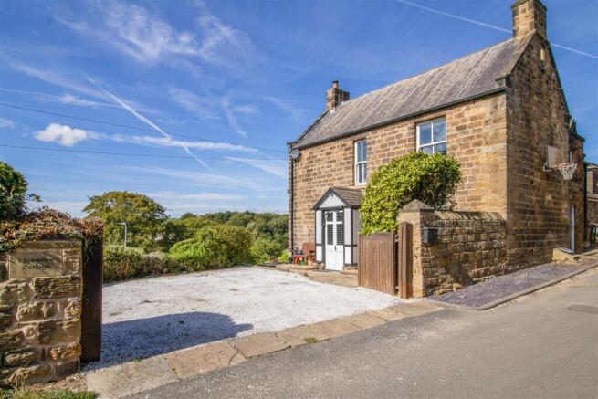 4 bed property, in Hill Top, £799,950