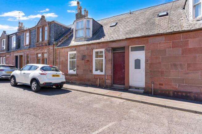 1 bed property, in Jamieson Street, £50,000