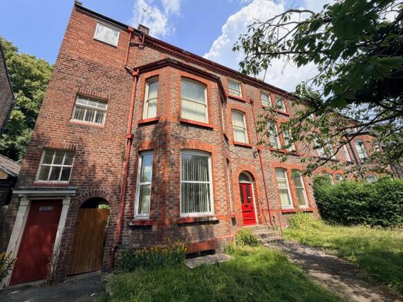 15 bed property, in 17 Sefton Drive, £450,000