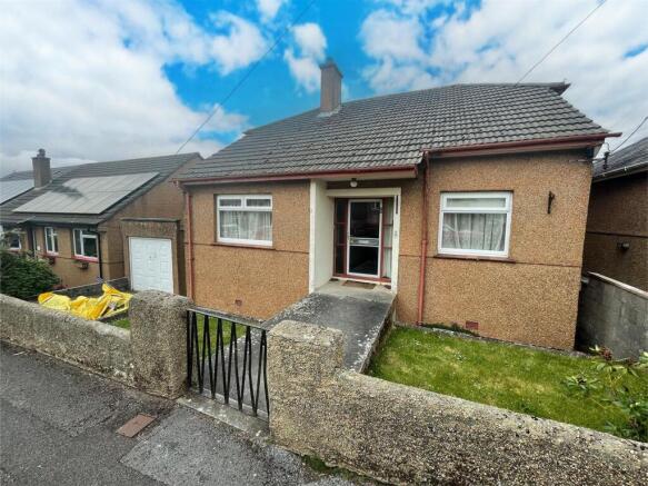 3 bed property, in Plymstock, £325,000