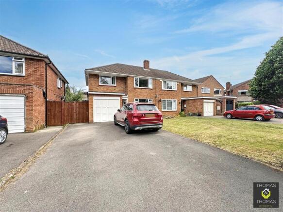 3 bed property, in Lilliesfield Avenue, £465,000