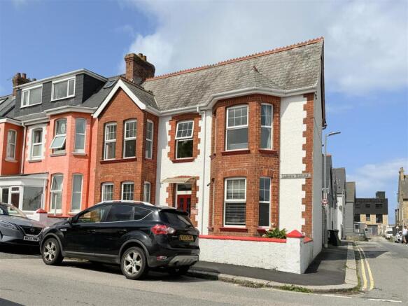 6 bed property, in Fairview Terrace, £350,000