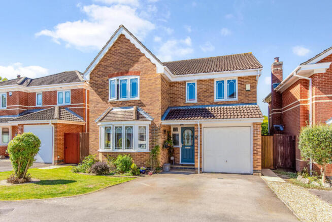 4 bed property, in Sovereign Crescent, £550,000