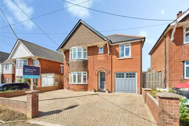4 bed property, in Horsebridge Hill, £475,000